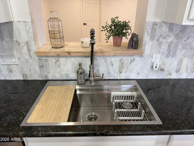 1434 E JARVIS Avenue, Mesa, AZ 85204