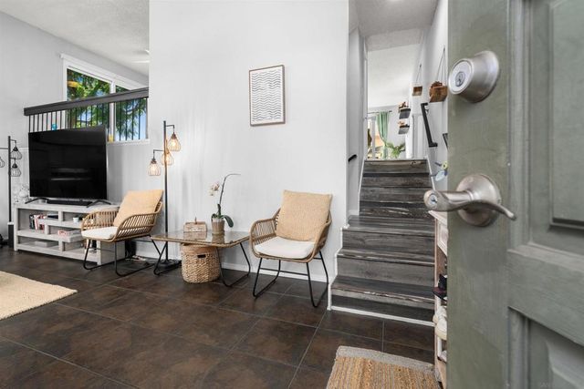 8896 Highwood Dr C, San Diego, CA 92119