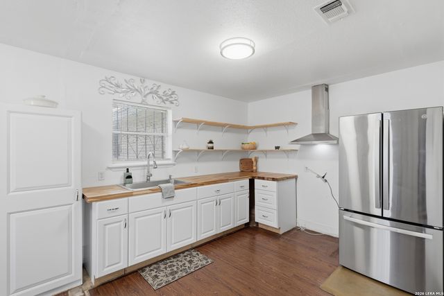 1503 Chihuahua, San Antonio, TX 78207