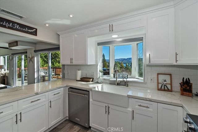27565 North Bay Rd, Lake Arrowhead, CA 92352