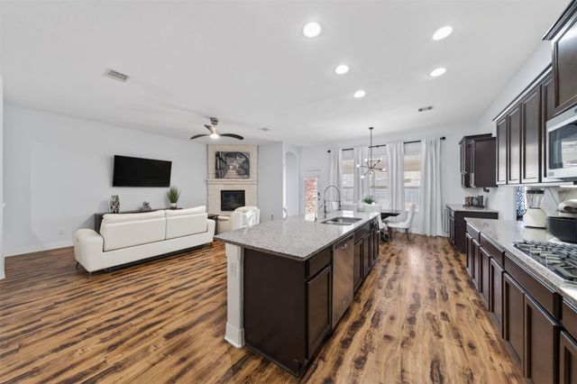 9905 White Oak Lane, Brookshire, TX 77423