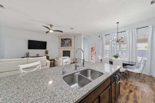 9905 White Oak Lane, Brookshire, TX 77423
