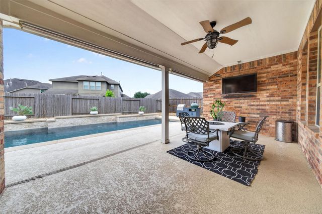 9905 White Oak Lane, Brookshire, TX 77423