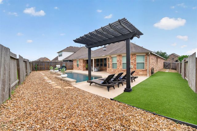 9905 White Oak Lane, Brookshire, TX 77423
