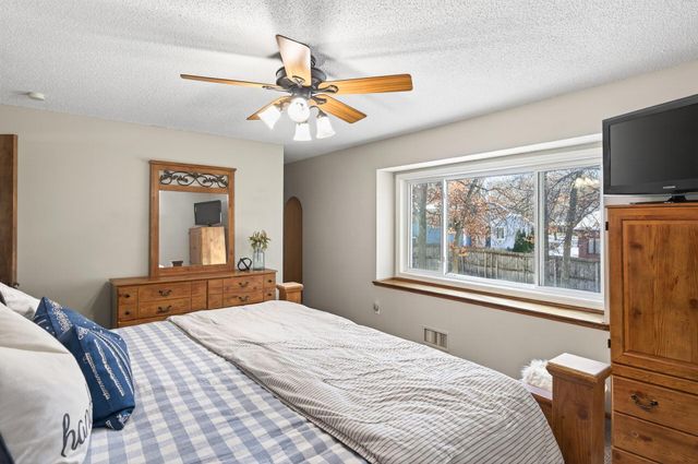 12092 Butternut Street NW, Coon Rapids, MN 55448