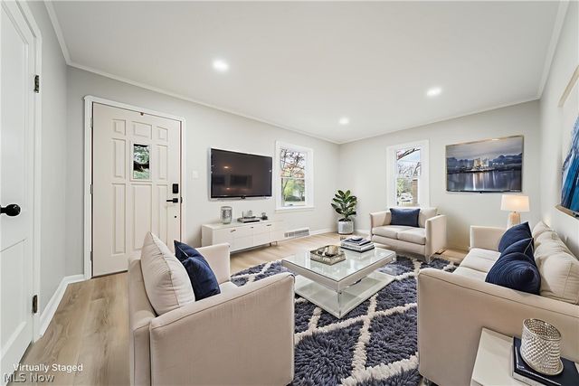 6333 W 130th Street, Parma Heights, OH 44130