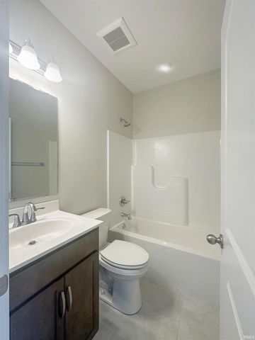 4657 Chelmsford Drive, Newburgh, IN 47630