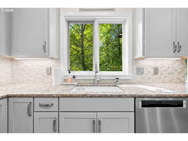 15845 Sw CARDINAL Loop, Beaverton, OR 97007
