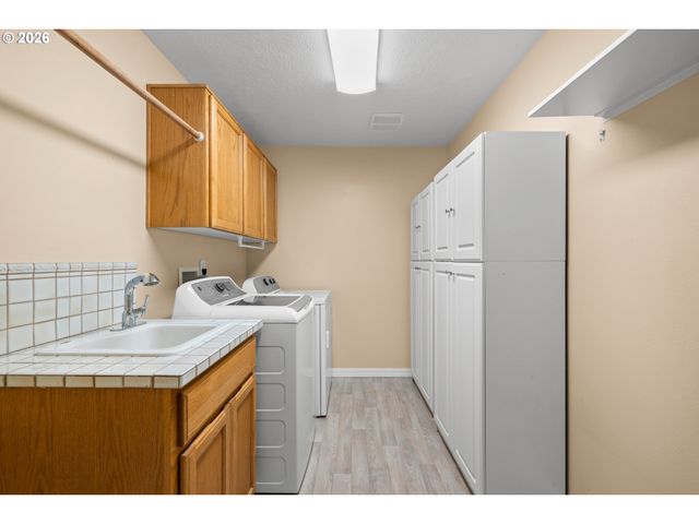 15845 Sw CARDINAL Loop, Beaverton, OR 97007