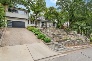 2822 Harvest Hill Drive, Grapevine, TX 76051