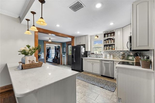 501 E Shawnee Street, Paola, KS 66071