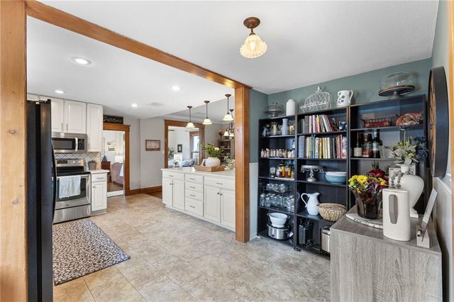 501 E Shawnee Street, Paola, KS 66071