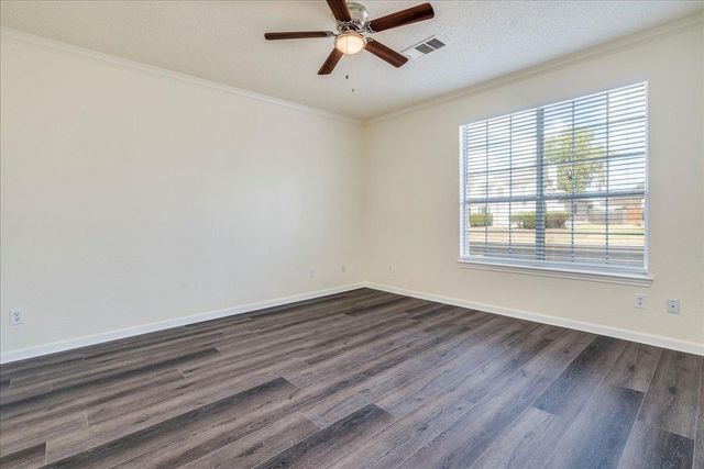 1021 Black Locust DR W, Pflugerville, TX 78660