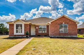 1021 Black Locust DR W, Pflugerville, TX 78660