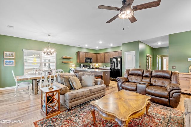 26 Cedarwood Street, Beaufort, SC 29906