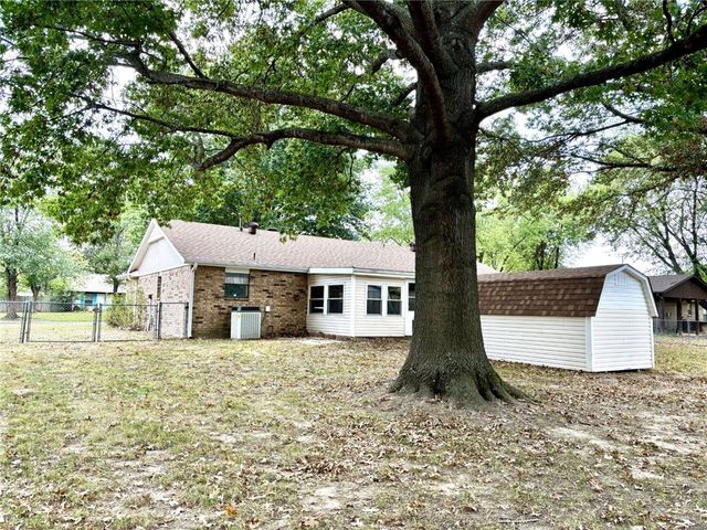 202 Eames Avenue, Springdale, AR 72764