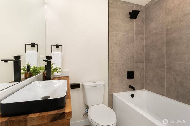 338 NE 90th Street, Seattle, WA 98115