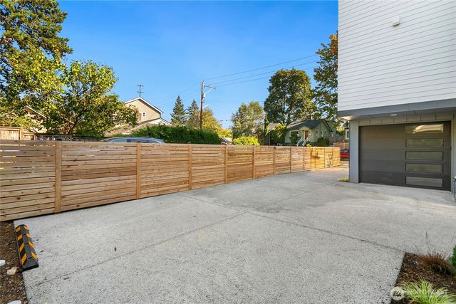 338 NE 90th Street, Seattle, WA 98115