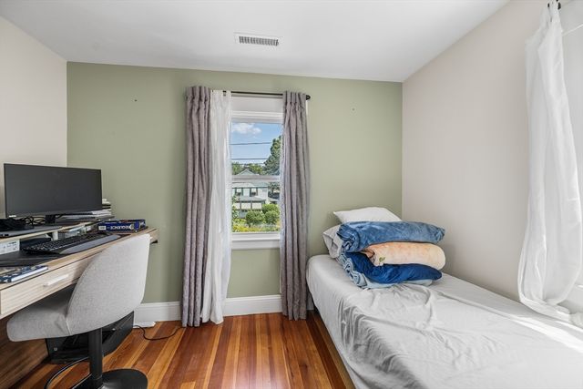 342 Franklin St, Framingham, MA 01702