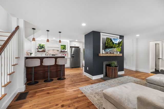 342 Franklin St, Framingham, MA 01702