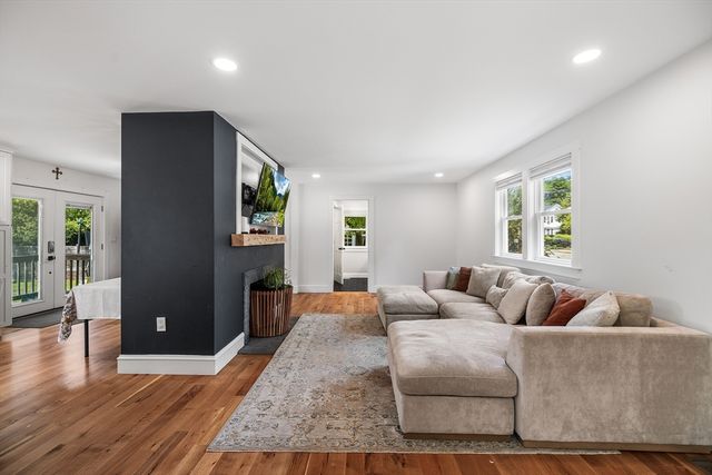 342 Franklin St, Framingham, MA 01702