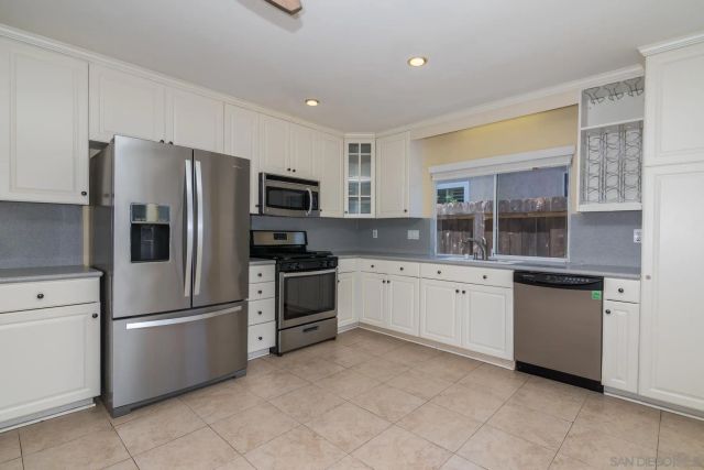 10939 Avenida Del Gato, San Diego, CA 92126