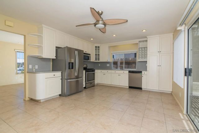 10939 Avenida Del Gato, San Diego, CA 92126