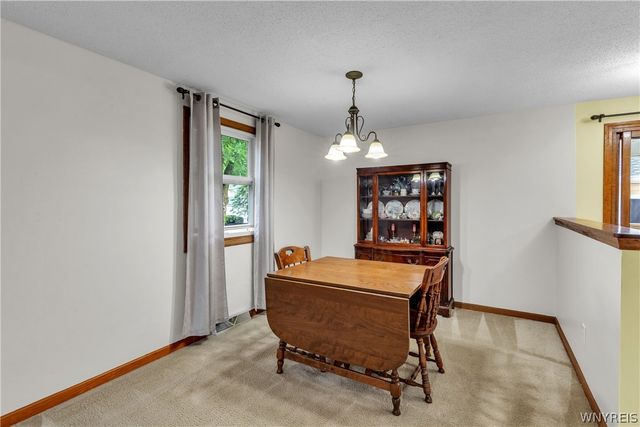 52 Wimbledon Lane, West Seneca, NY 14224