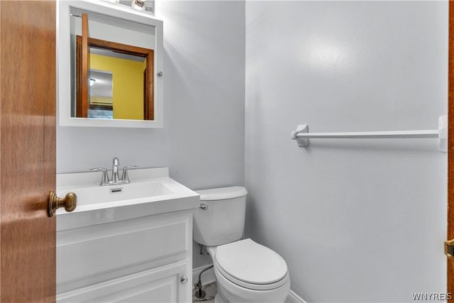 52 Wimbledon Lane, West Seneca, NY 14224