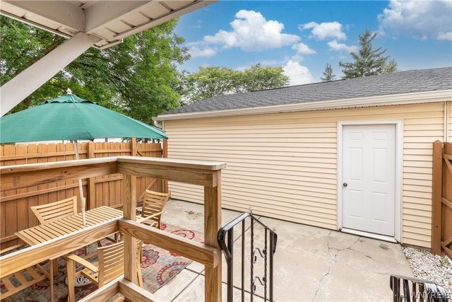 52 Wimbledon Lane, West Seneca, NY 14224