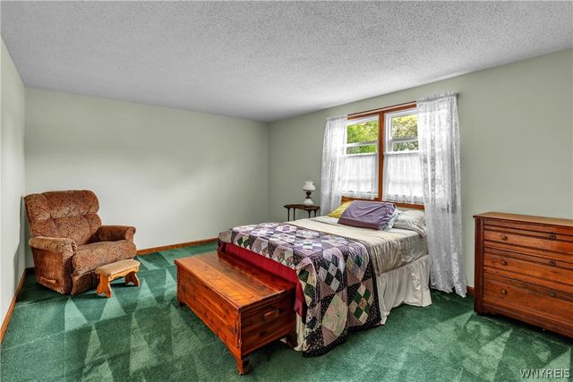 52 Wimbledon Lane, West Seneca, NY 14224