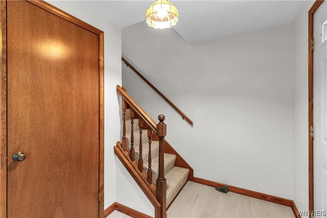 52 Wimbledon Lane, West Seneca, NY 14224