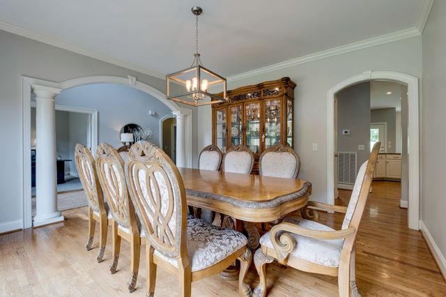 127 Country Hills Dr, Hendersonville, TN 37075