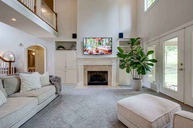 127 Country Hills Dr, Hendersonville, TN 37075