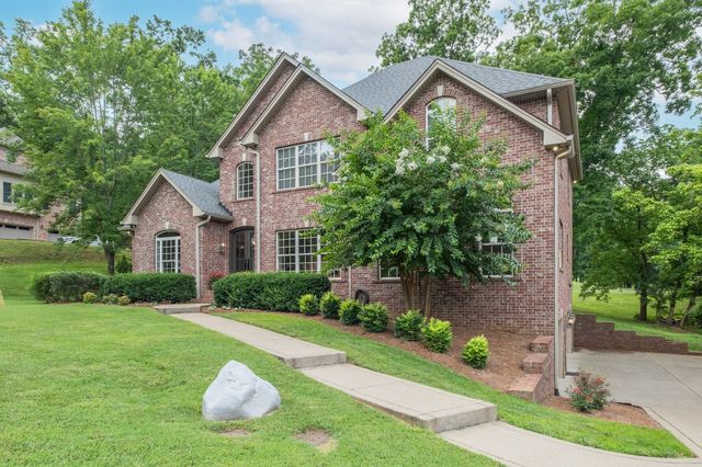 127 Country Hills Dr, Hendersonville, TN 37075