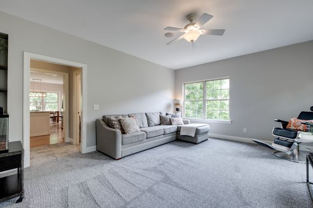 127 Country Hills Dr, Hendersonville, TN 37075