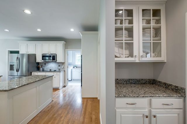 127 Country Hills Dr, Hendersonville, TN 37075