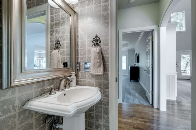 127 Country Hills Dr, Hendersonville, TN 37075