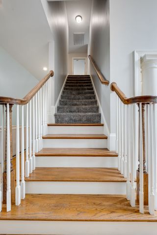 127 Country Hills Dr, Hendersonville, TN 37075