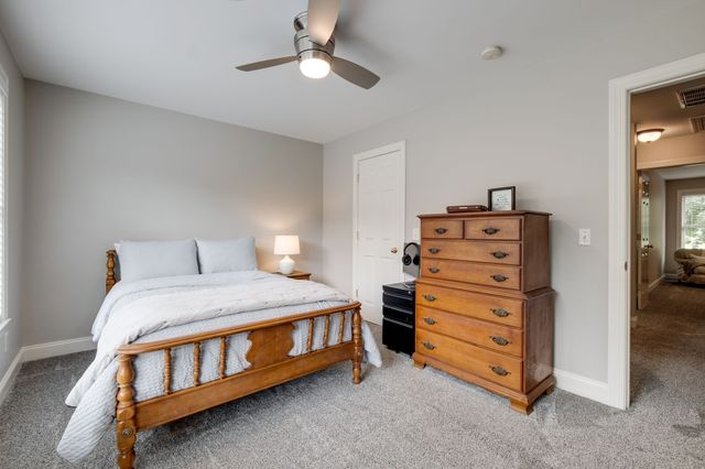 127 Country Hills Dr, Hendersonville, TN 37075