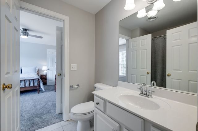 127 Country Hills Dr, Hendersonville, TN 37075