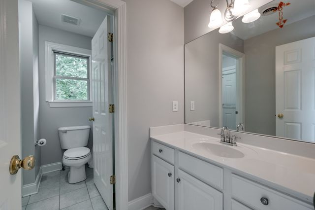 127 Country Hills Dr, Hendersonville, TN 37075