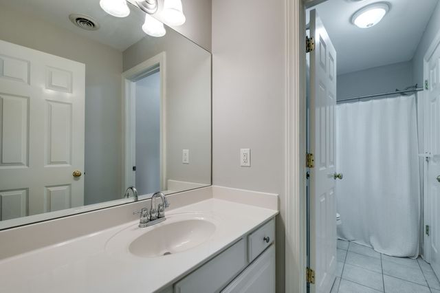127 Country Hills Dr, Hendersonville, TN 37075