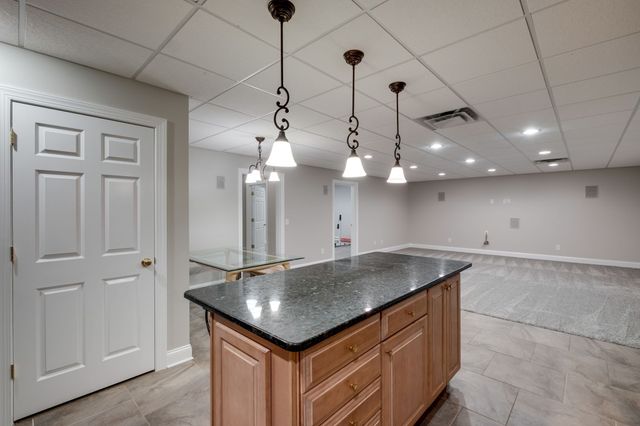 127 Country Hills Dr, Hendersonville, TN 37075