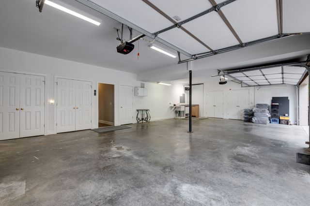 127 Country Hills Dr, Hendersonville, TN 37075