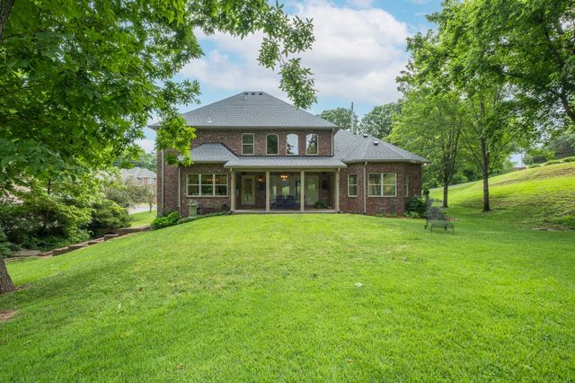 127 Country Hills Dr, Hendersonville, TN 37075