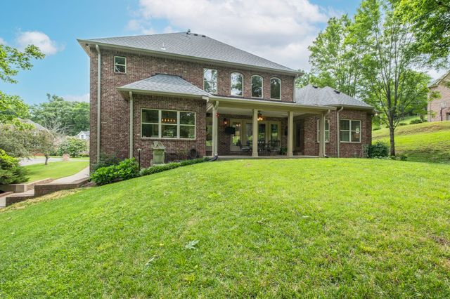127 Country Hills Dr, Hendersonville, TN 37075