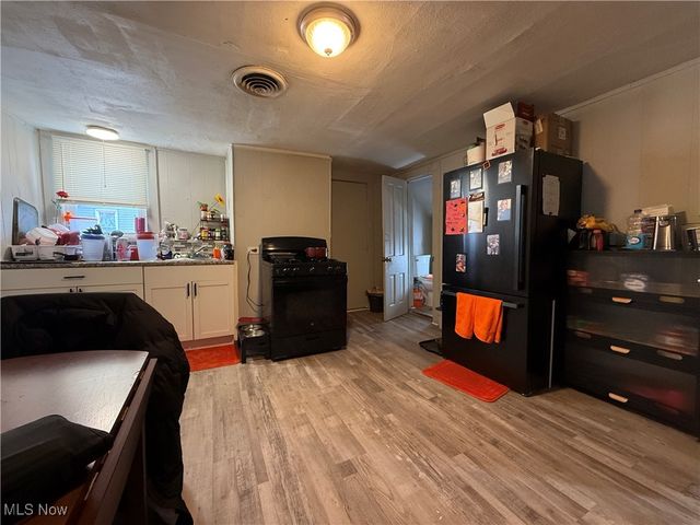 4217 Hyde Avenue, Cleveland, OH 44109