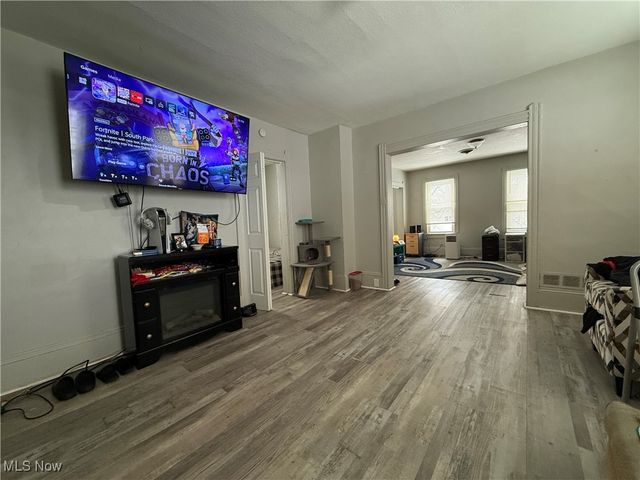 4217 Hyde Avenue, Cleveland, OH 44109