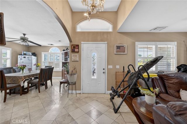 5621 Vonnie Ln, Cypress, CA 90630